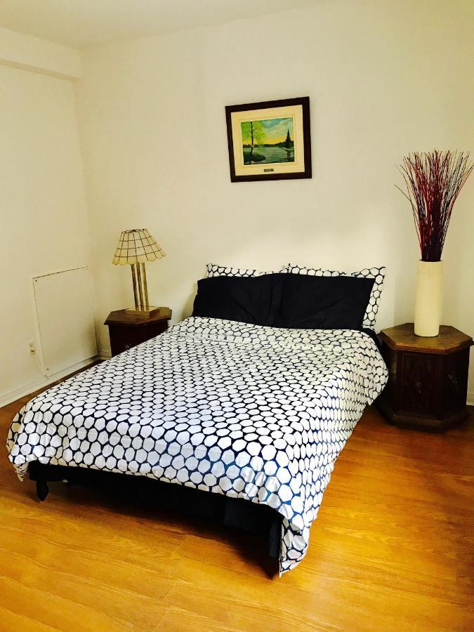 Stylish Montreal Apartment: Comfortable Stay In The Golden Square Mile מראה חיצוני תמונה